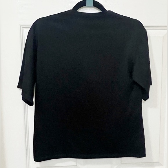 Short-Sleeve Rabbit Embroidered T-Shirt Size Small - Picture 4 of 4